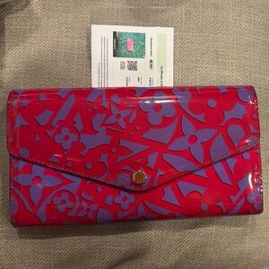 Louis Vuitton Wallet w chain